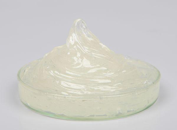 潤滑脂在使用中質(zhì)量會發(fā)生哪些變化？又怎樣判斷呢？