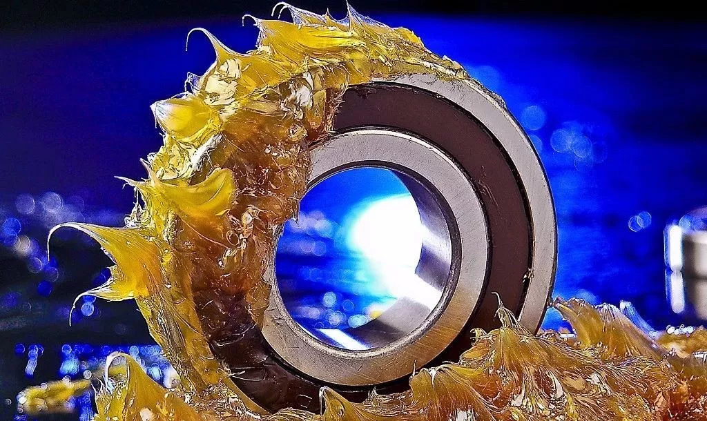 如何防止軸承潤滑脂添加過量呢？